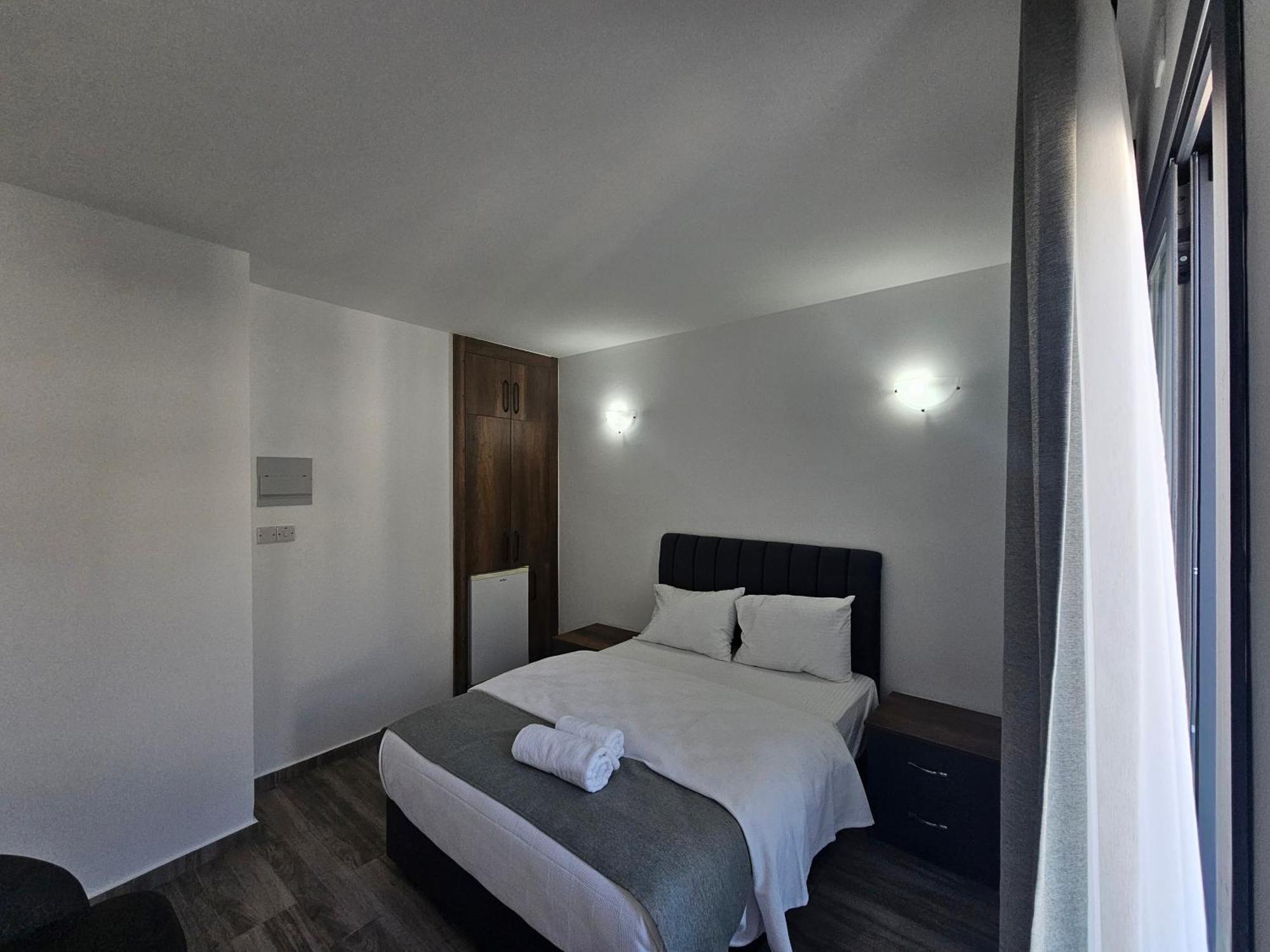 Cyprus Harbour Suites Kyrenia  Exterior photo